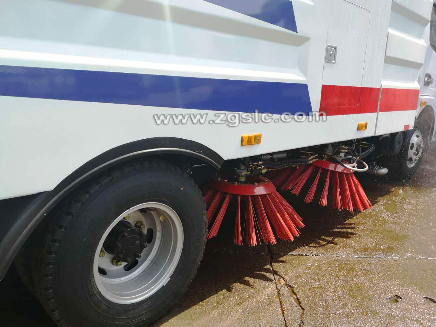 東風大多利卡掃路車（國五）